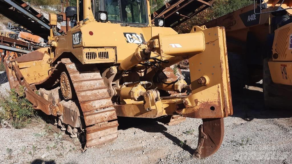 CAT D 8 R II Pásové dozéry
