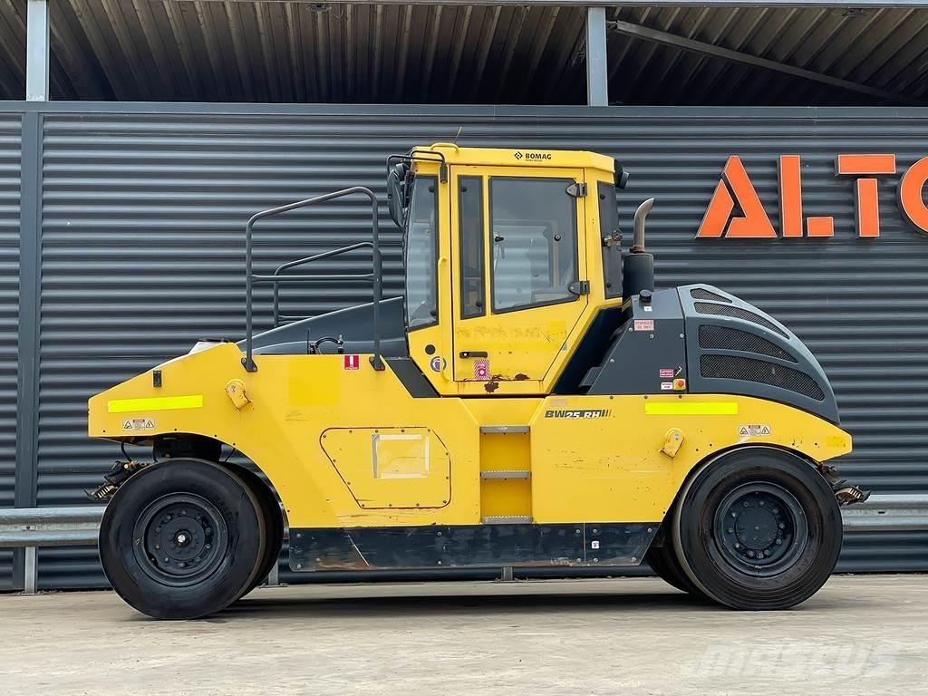 Bomag BW 25 RH Pneumatikové valce