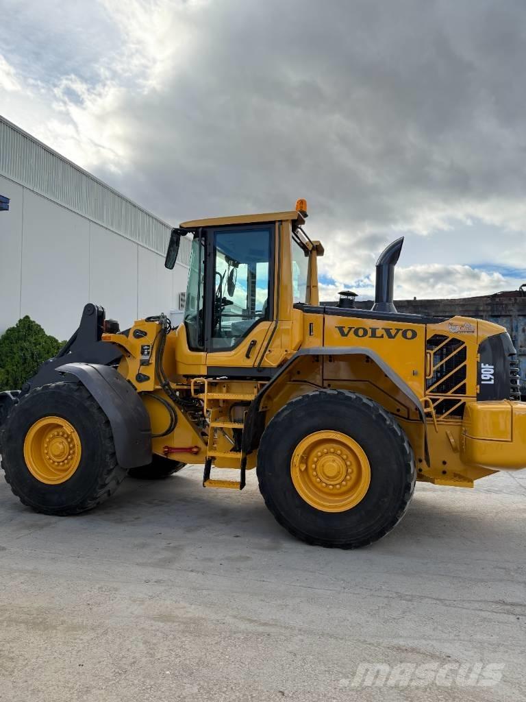 Volvo L 90 F Kolesové nakladače