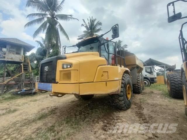 CAT 745 Kĺbové nákladné autá