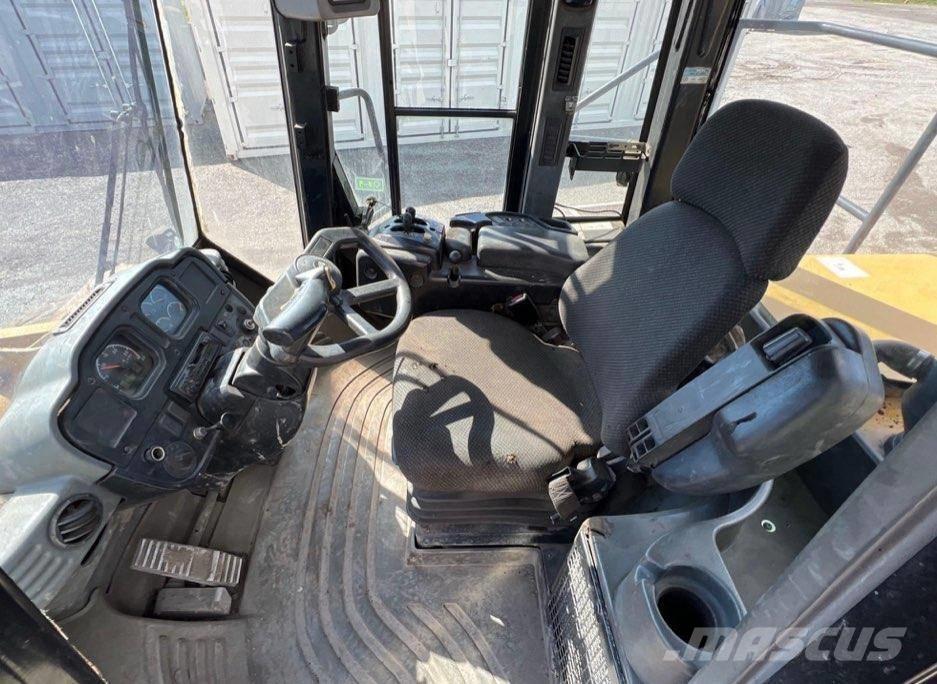 CAT 980G Kolesové nakladače