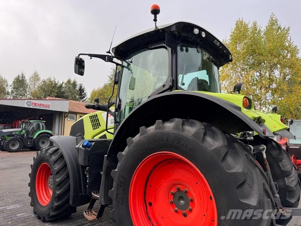 CLAAS AXION 800 CIS Traktory