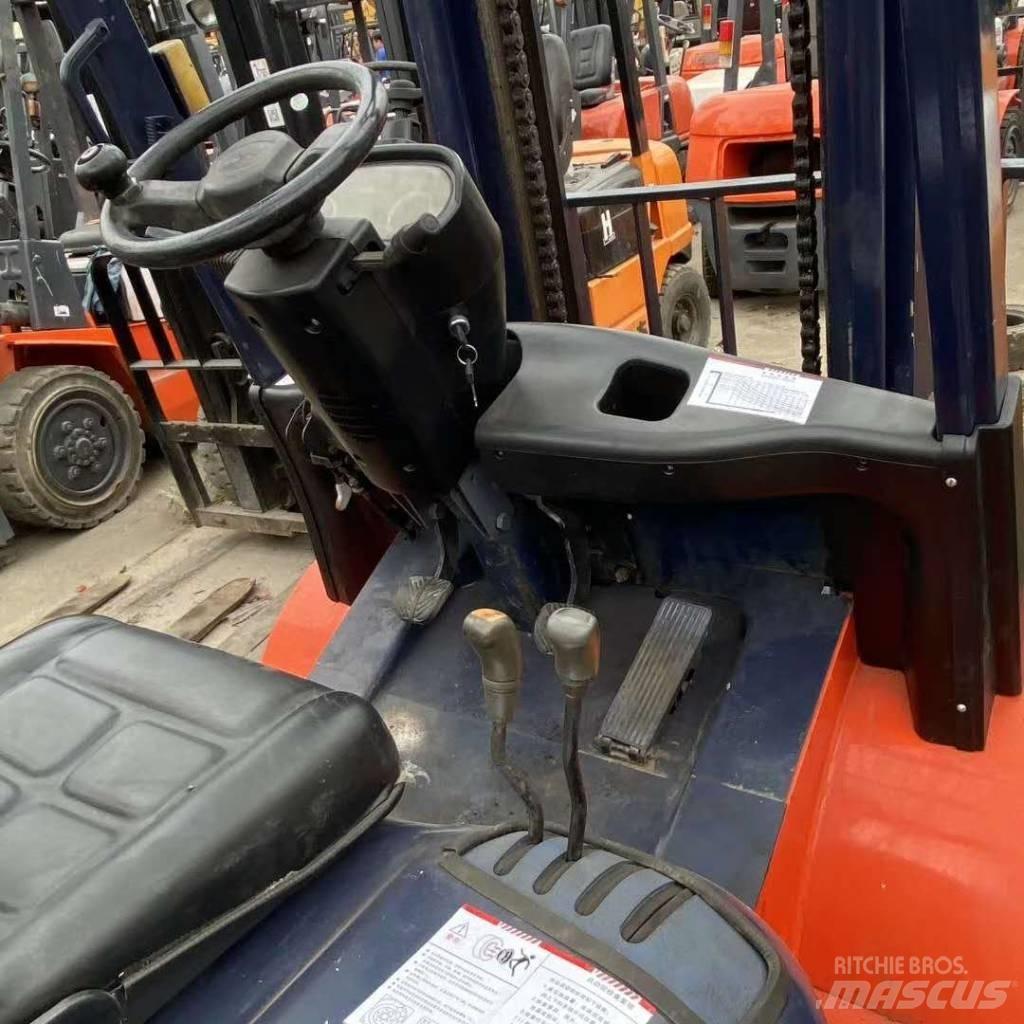 Heli H2000 30 Dieselové vozíky