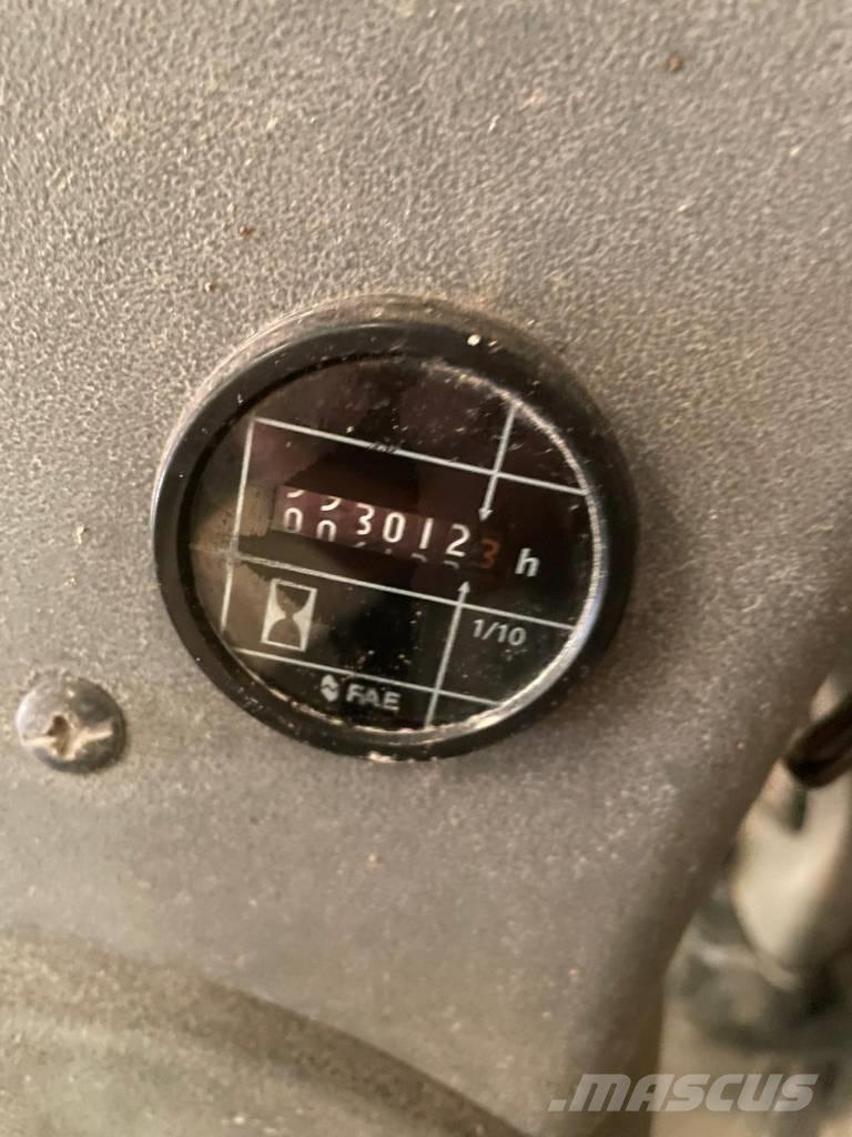 New Holland W 270 B Kolesové nakladače