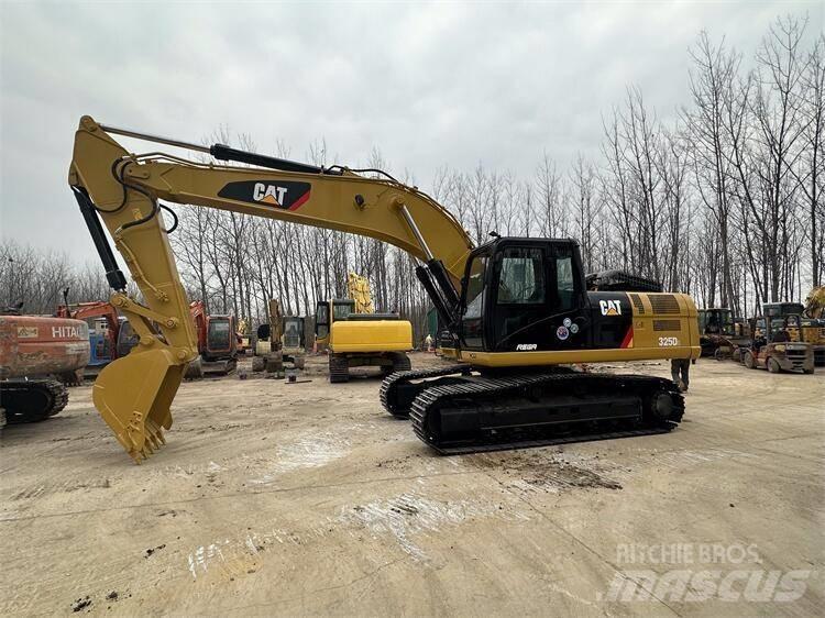 CAT 325D2 Pásové rýpadlá