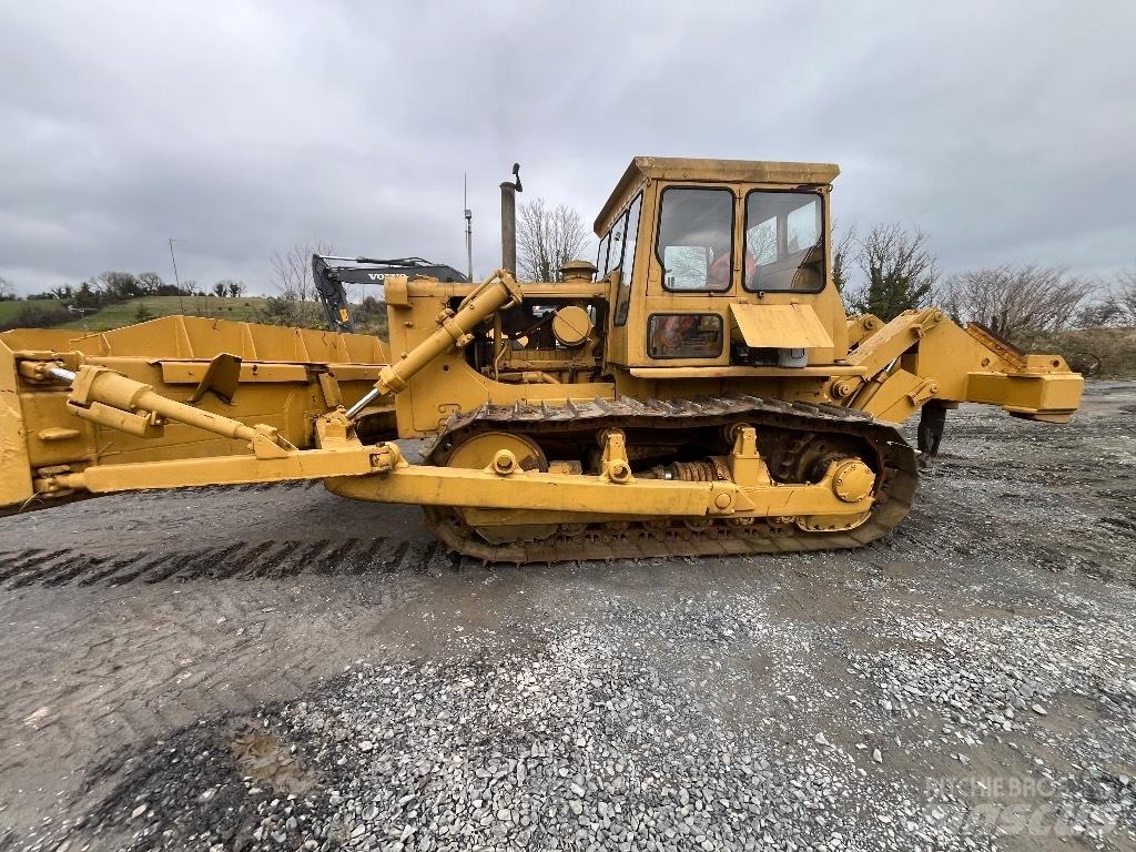 CAT D 7 Pásové dozéry