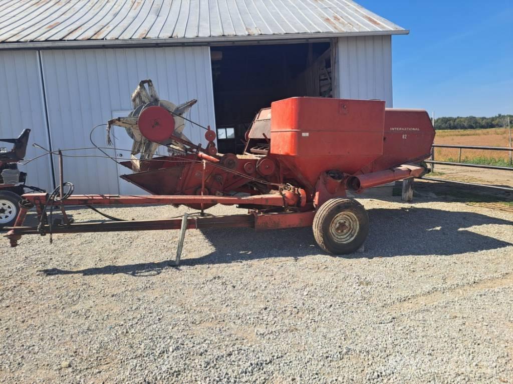 International 82 Kombajnove hlavice