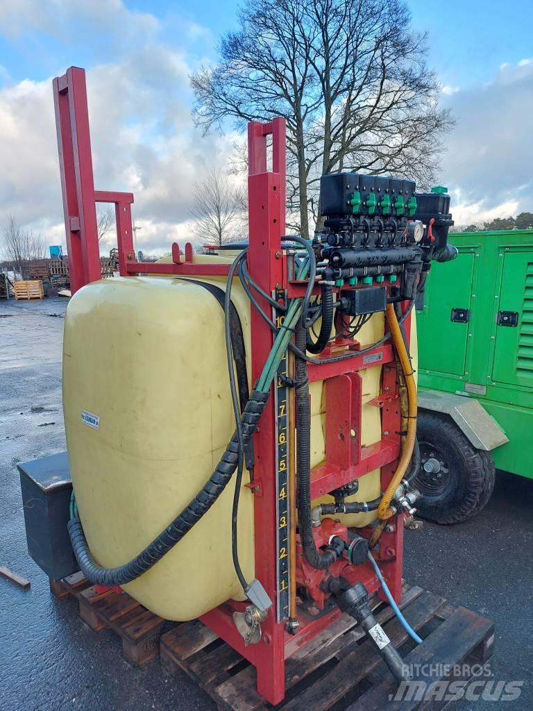 Hardi 1000 liter Nesené postrekovače
