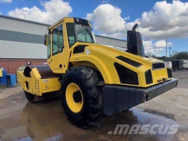 Bomag BW 216 DH-4i Ťahačové valce