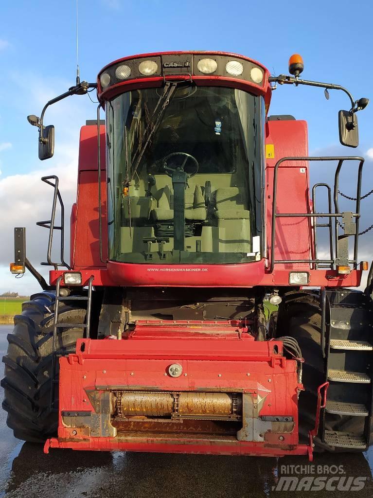 Case IH 7088 Kombinované zberacie stroje