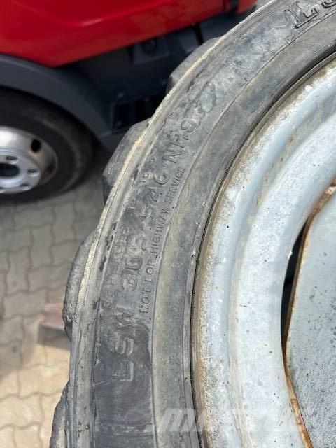 Genie GS 4390 RT Nožnicové zdvíhacie plošiny