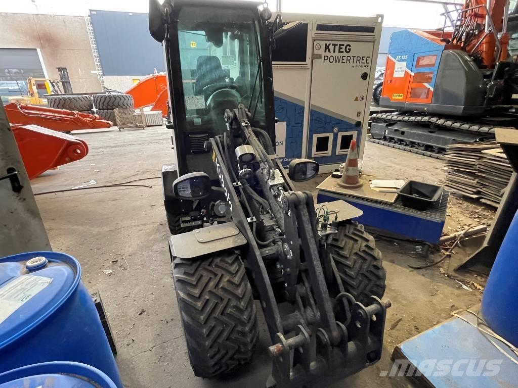 Kubota RT220-2e Kolesové nakladače