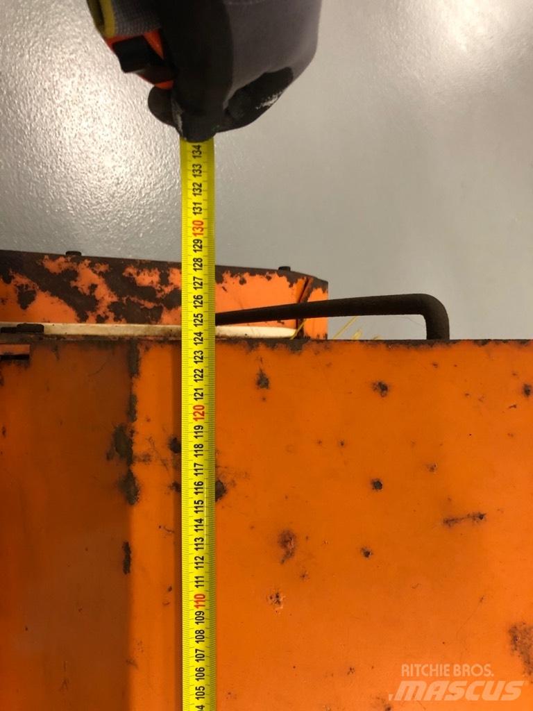 HWH Kost 125 Kompaktné prídavné zariadenie pre traktory