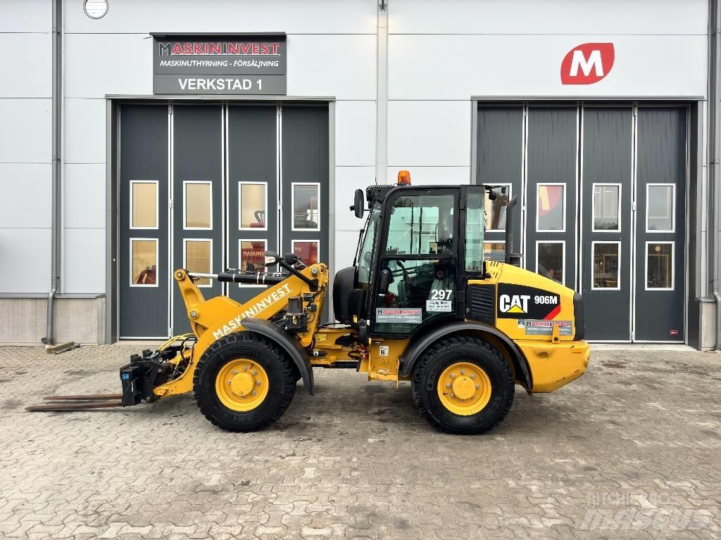 CAT 906M 35 km/h Kolesové nakladače