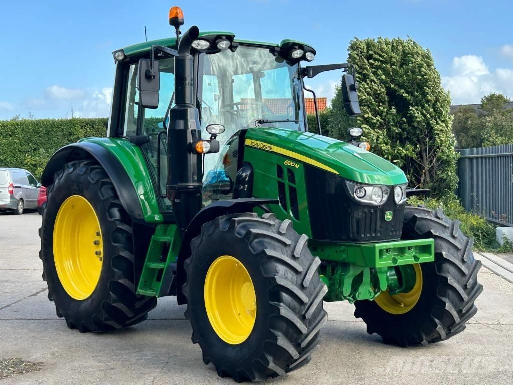 John Deere 6120M Traktory