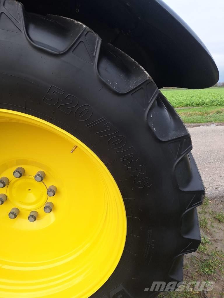 John Deere 6120M Traktory