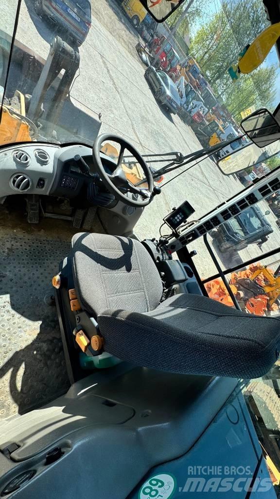Volvo L 90 F Kolesové nakladače