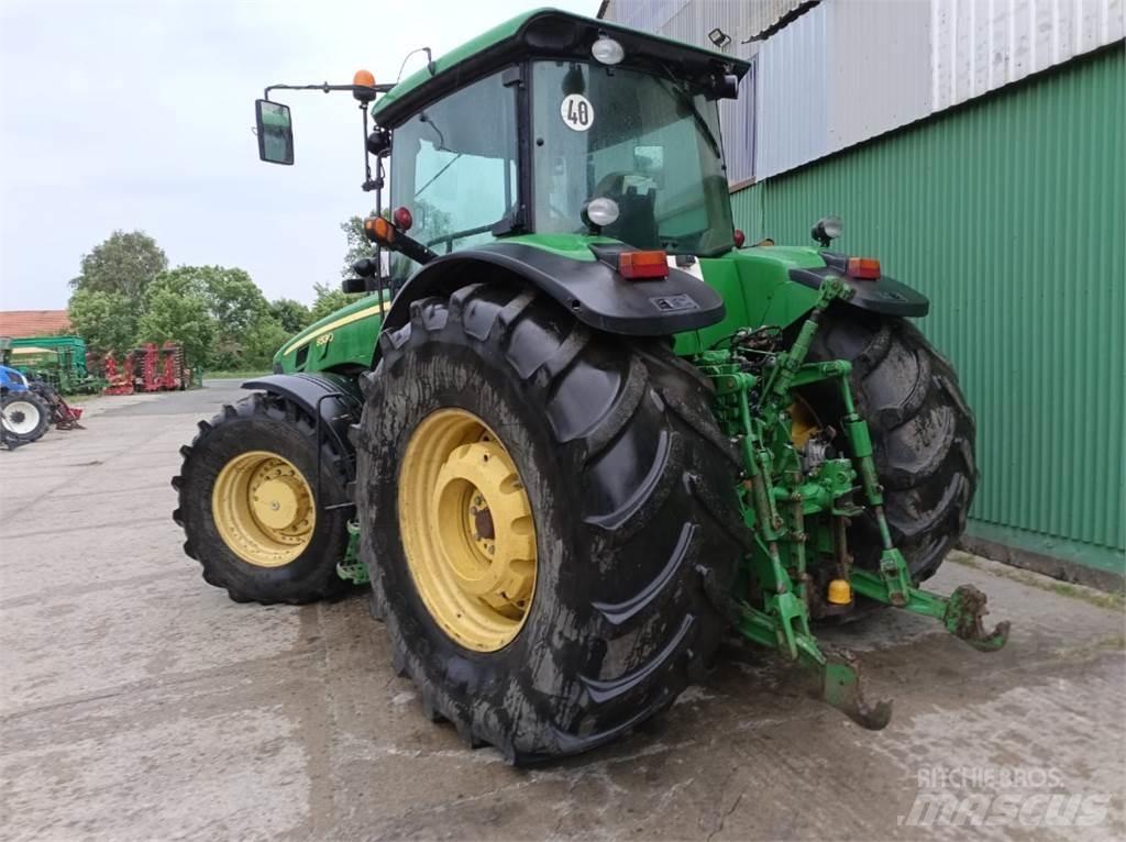 John Deere 8530 Traktory