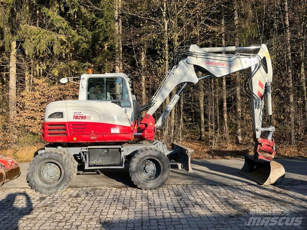 Takeuchi TB295W Kolesové rýpadlá