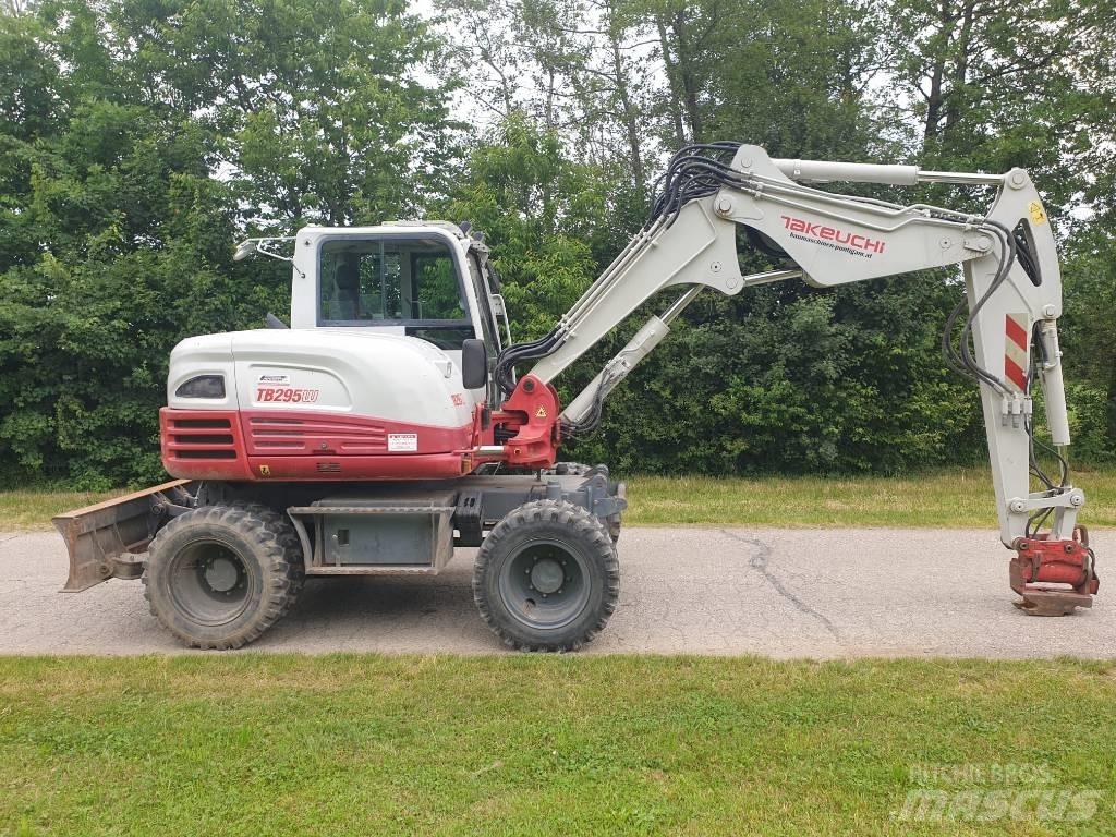 Takeuchi TB295W Kolesové rýpadlá