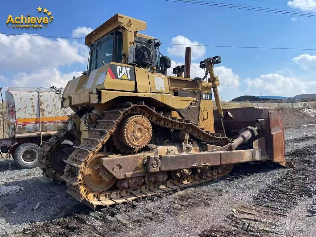 CAT D 9 T Pásové dozéry