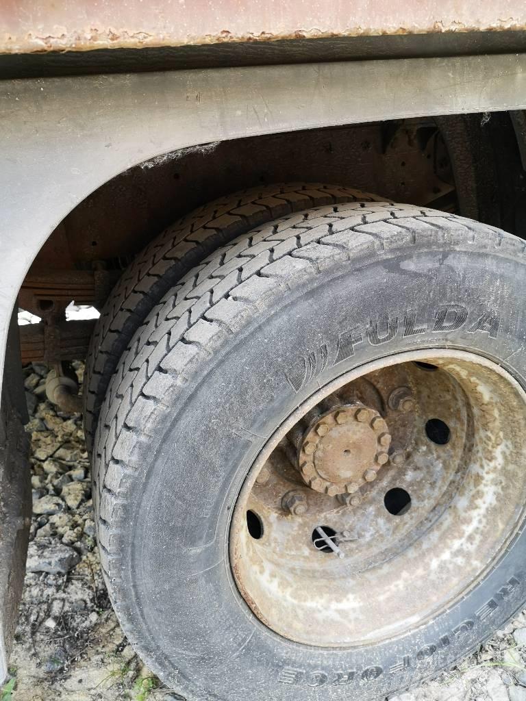 Iveco ML 80 E Plošinové nákladné automobily/nákladné automobily so sklápacími bočnicami