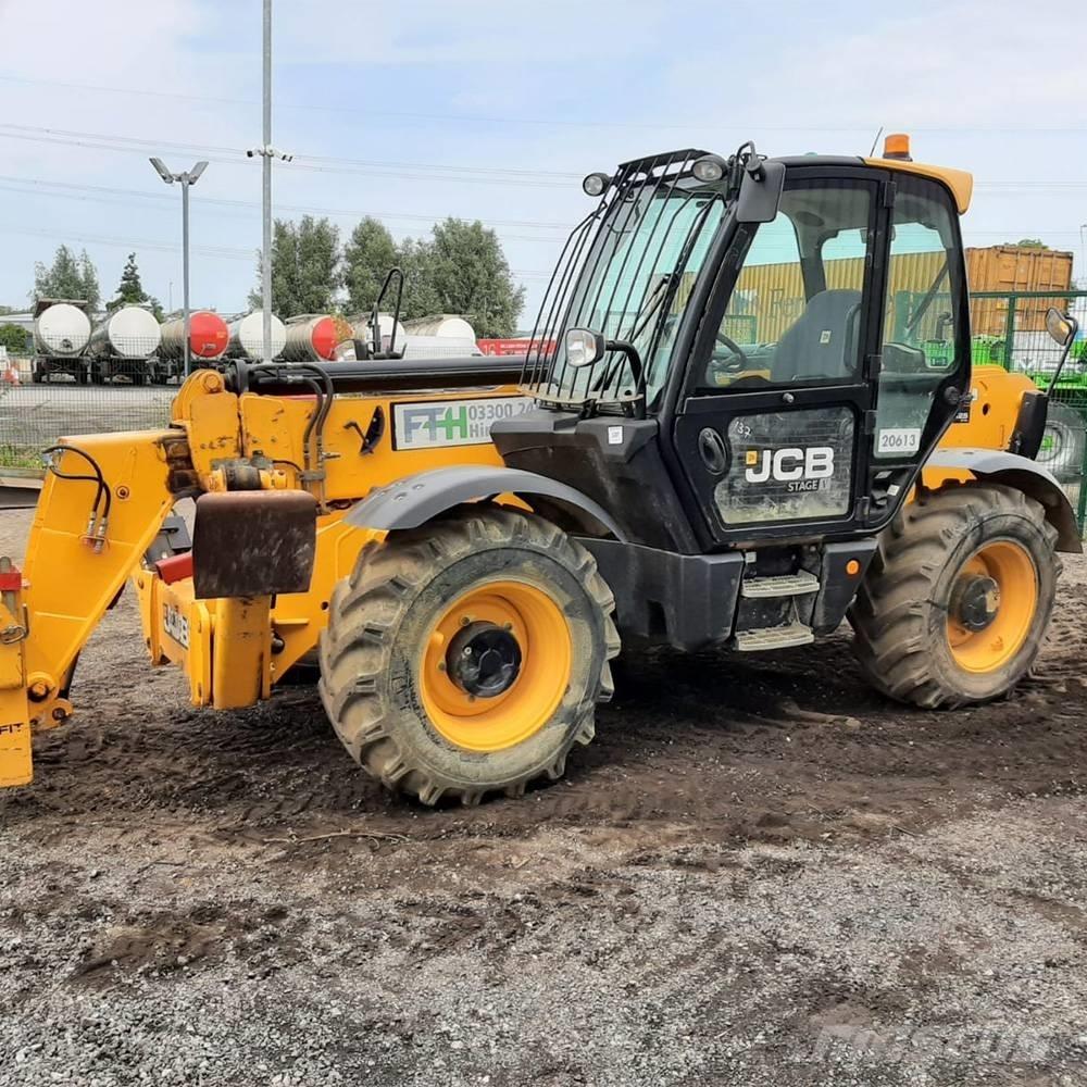 JCB 535 V 125 Teleskopické manipulátory