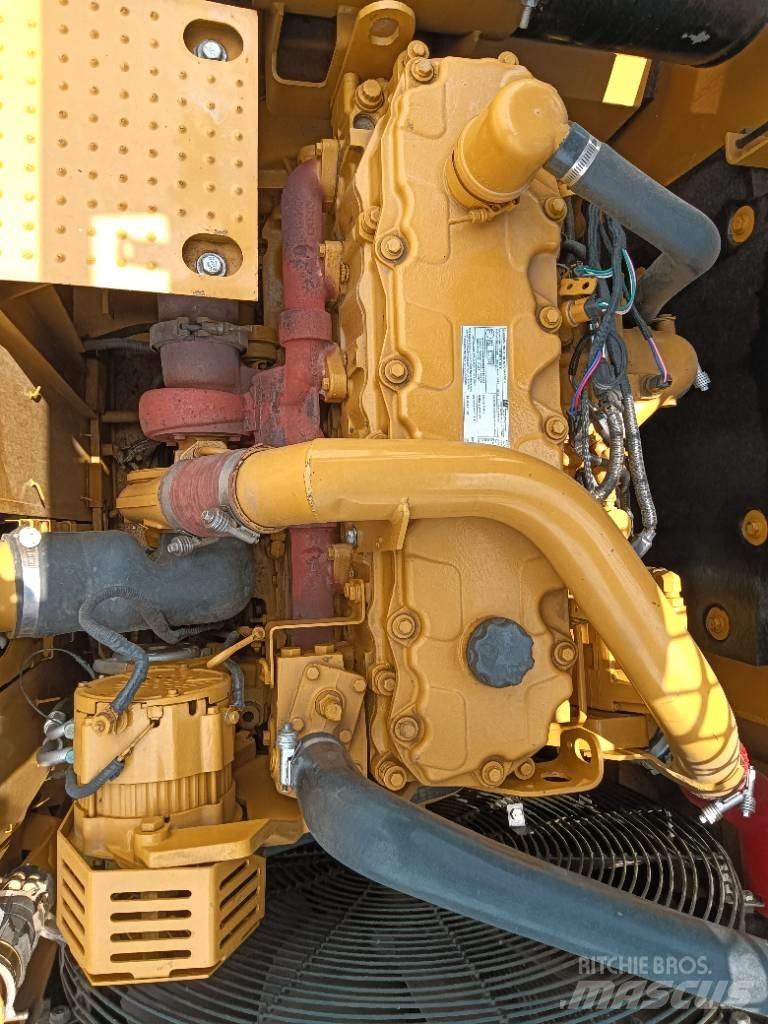 CAT 324D2 Midi rýpadlá 7 t - 12 t