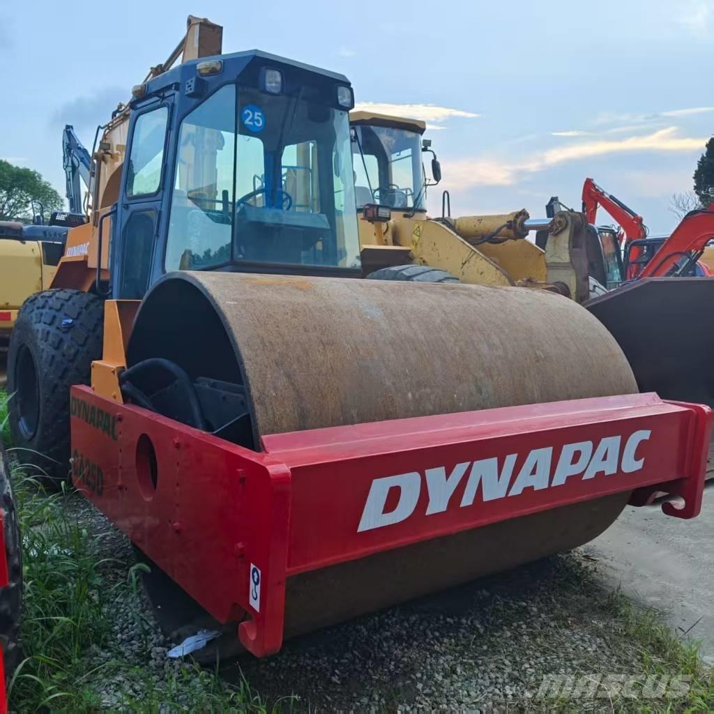 Dynapac CA 25 D Ťahačové valce