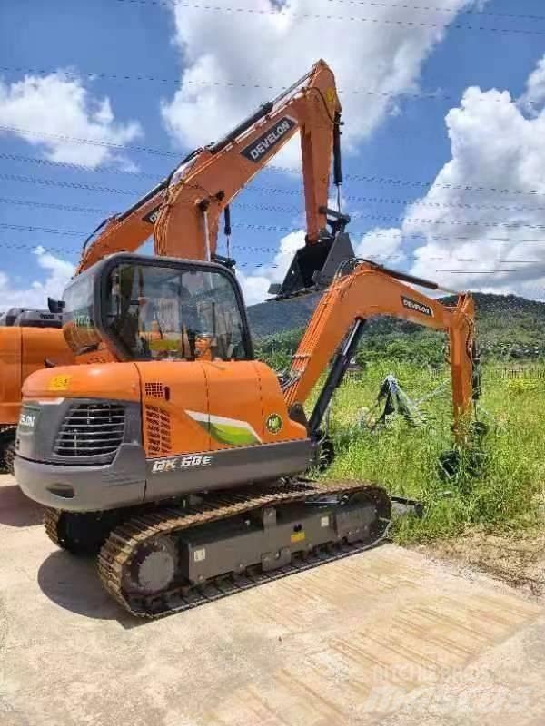 Doosan DX 60E Midi rýpadlá 7 t - 12 t
