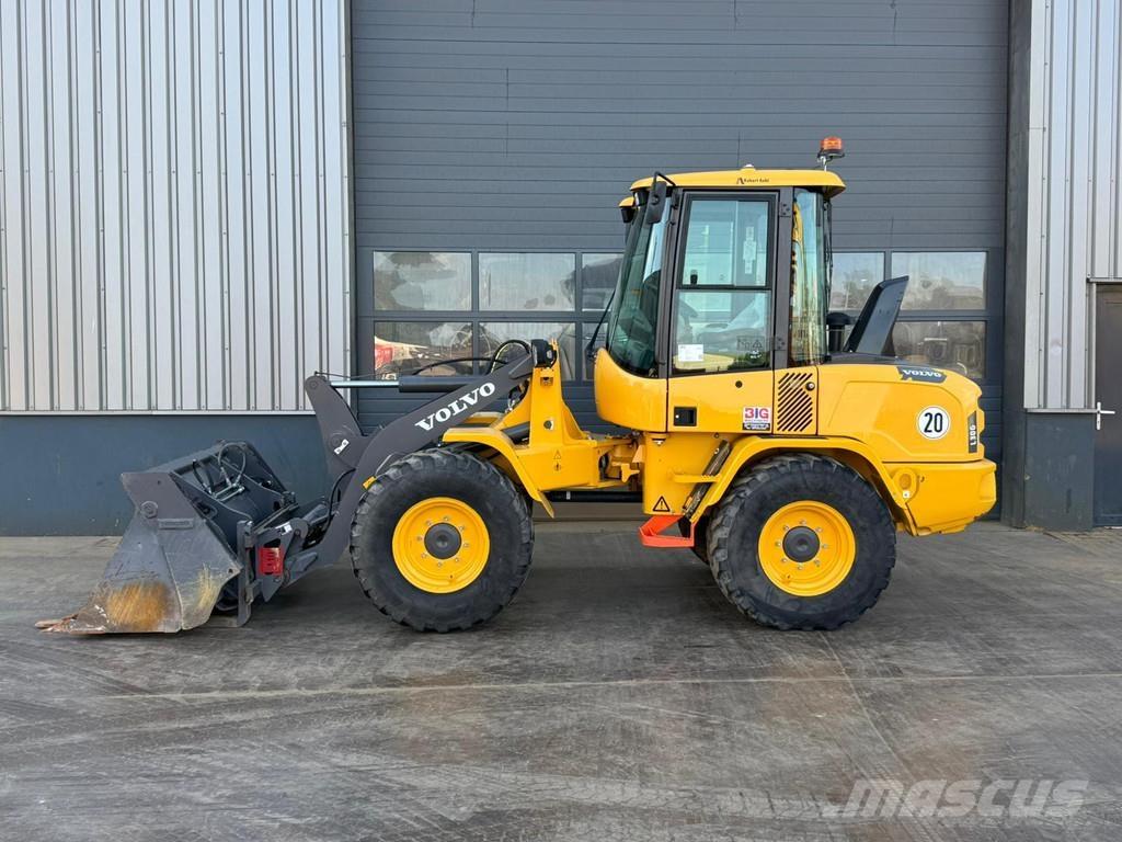 Volvo L30G Kolesové nakladače