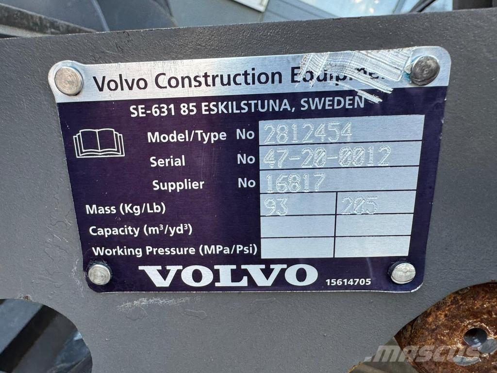 Volvo L30G Kolesové nakladače
