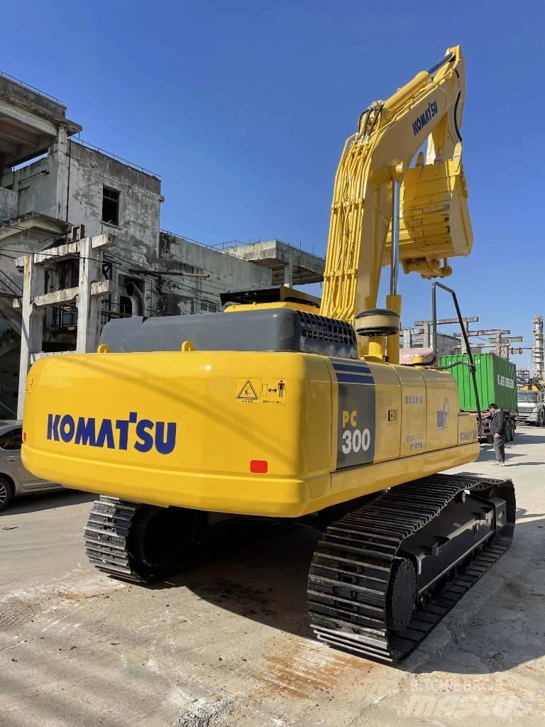 Komatsu PC300-7 Pásové rýpadlá