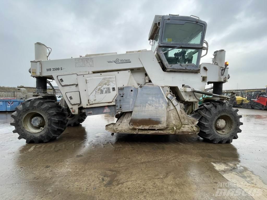Wirtgen WR 2500S Recyklovače asfaltu
