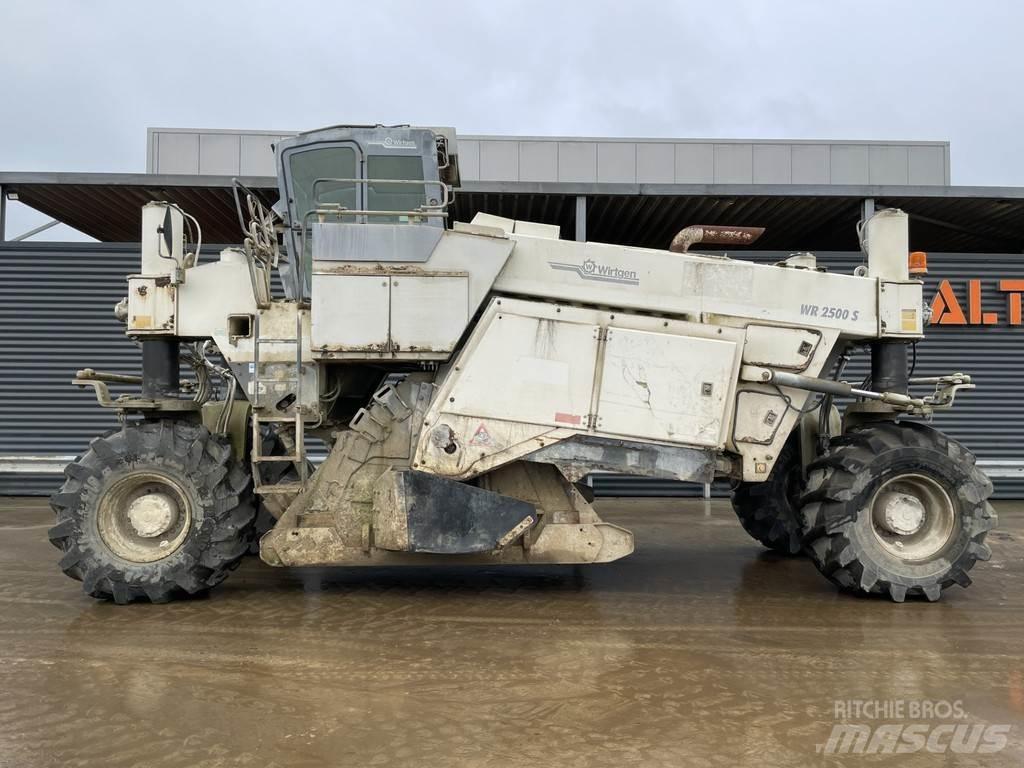 Wirtgen WR 2500S Recyklovače asfaltu