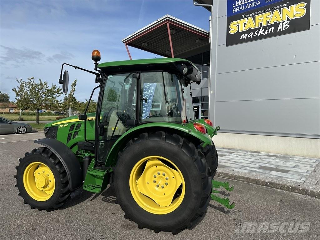 John Deere 5075 E Traktory