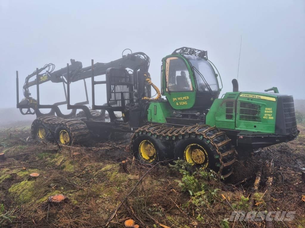 John Deere 1910 E Lesné traktory