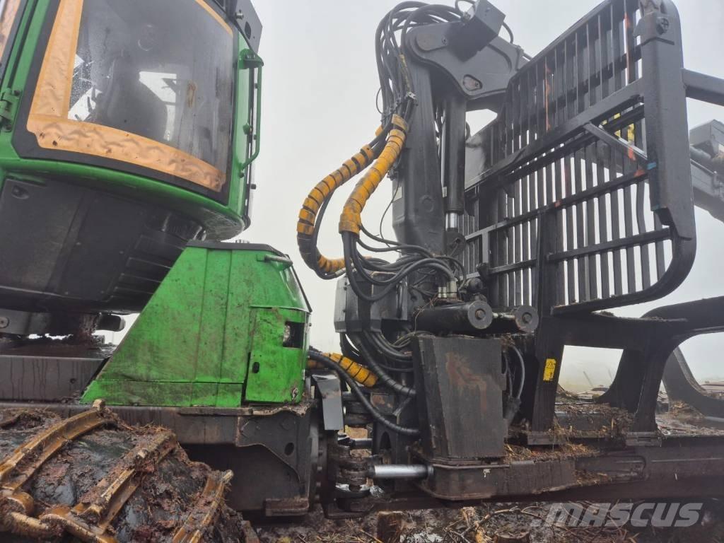 John Deere 1910 E Lesné traktory
