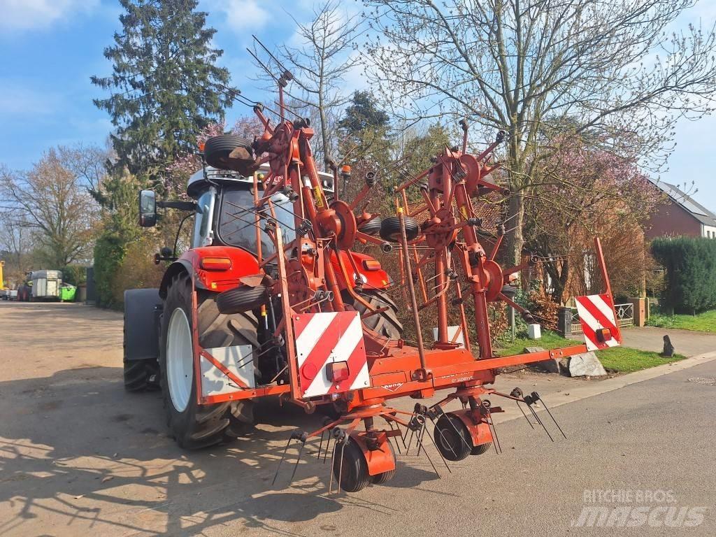 Kuhn GF 8501 M H Obracače a zhrabovače sena