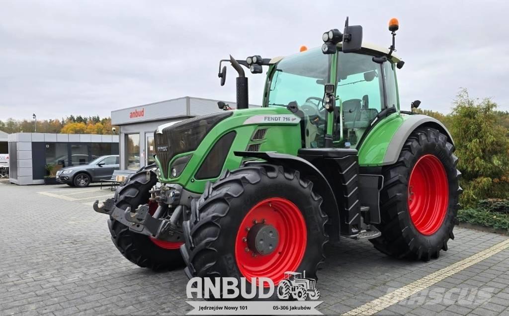 Fendt 716 Vario S4 Traktory