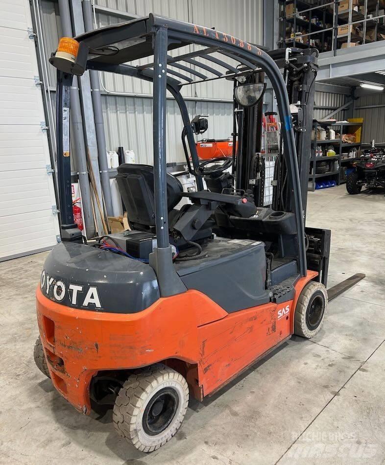 Toyota 8 FBMT 16 Akumulátorové vozíky