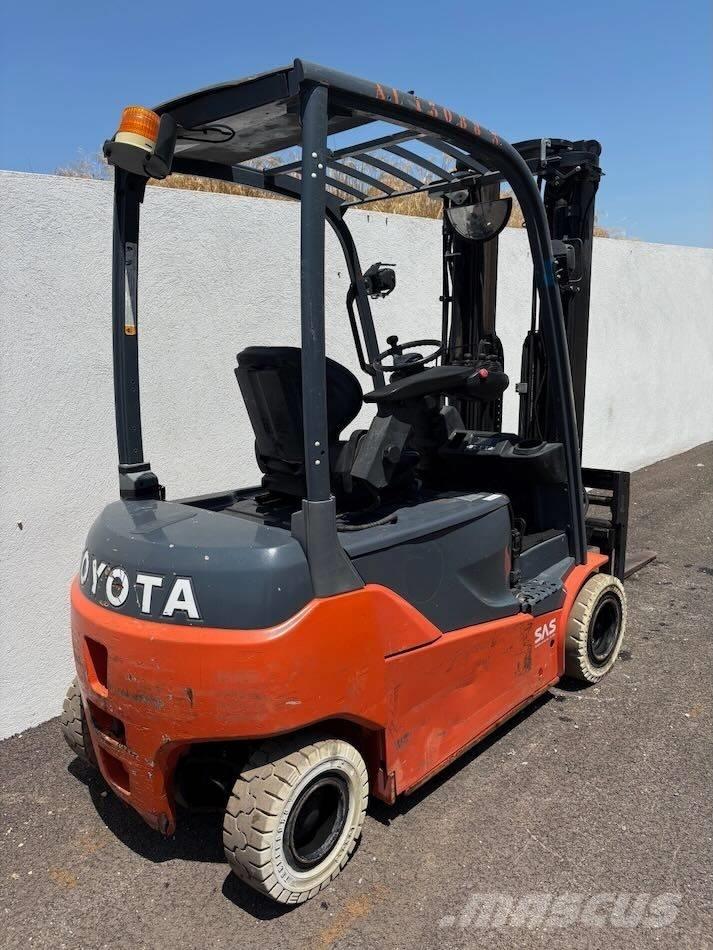 Toyota 8 FBMT 16 Akumulátorové vozíky