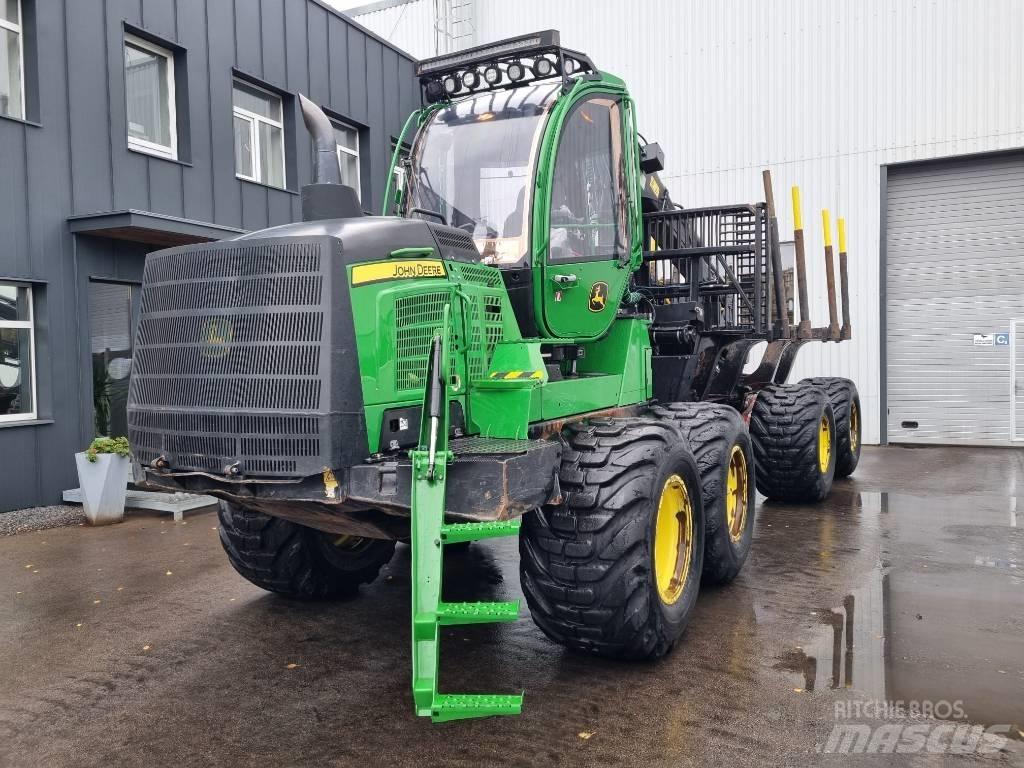 John Deere 1210 G Lesné traktory