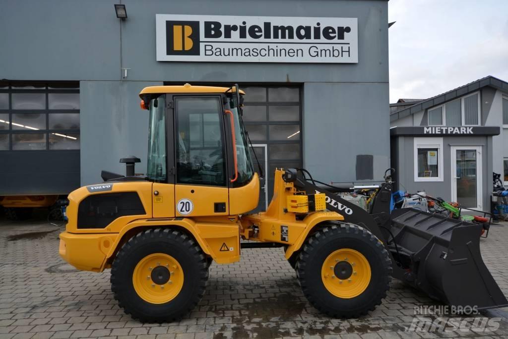 Volvo L 30 H Kolesové nakladače