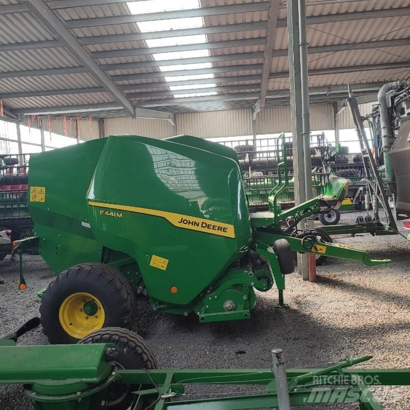 John Deere F441M Lisy na okrúhle balíky