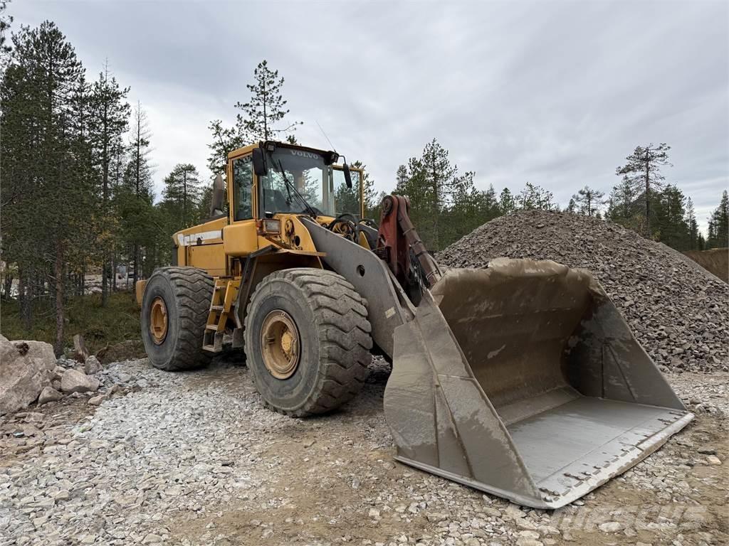 Volvo L220D Kolesové nakladače