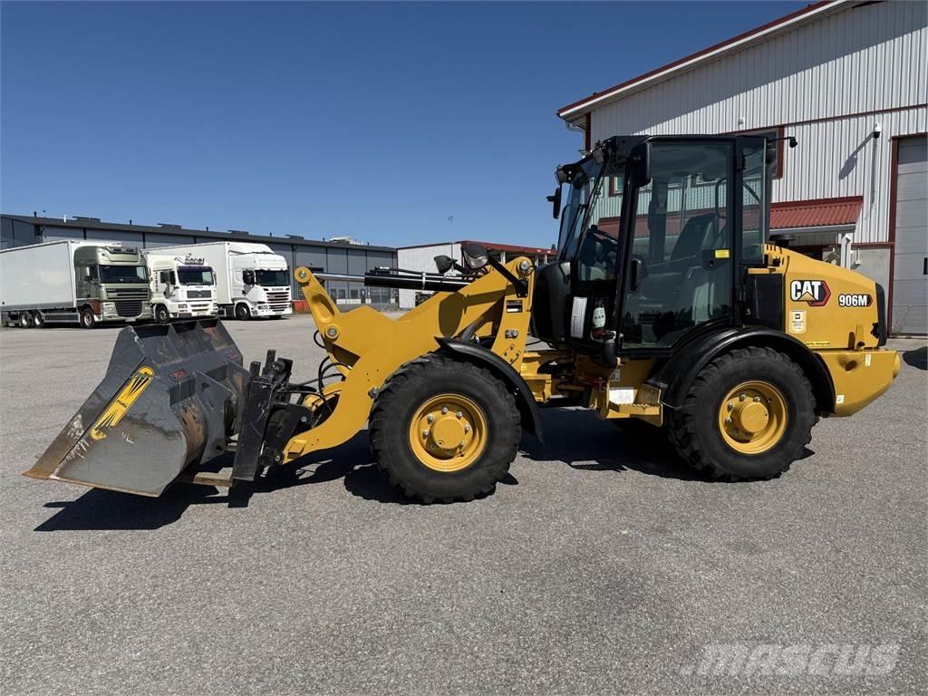 CAT 906M Kolesové nakladače
