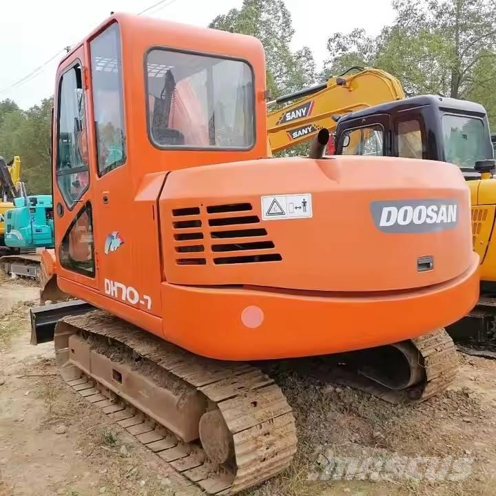 Doosan DH 70-7 Pásové rýpadlá