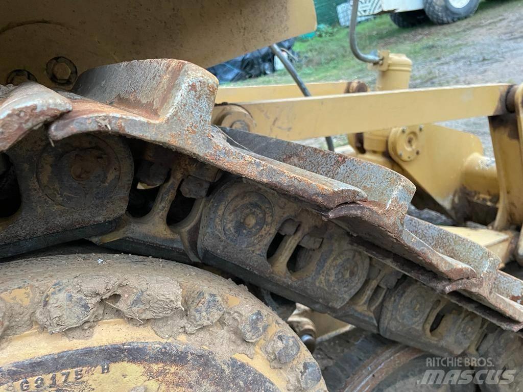 CAT D 6 T XL Pásové dozéry