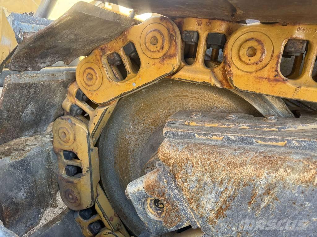 CAT D 6 T XL Pásové dozéry